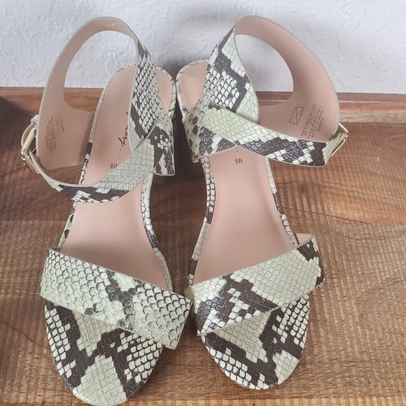 NWT Addition-Elle Sandals Faux Snake Skin Sling Back Size 8W - Picture 4 of 8